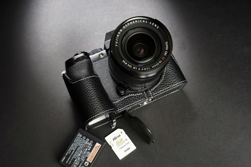Custodia mezza fotocamera - , in